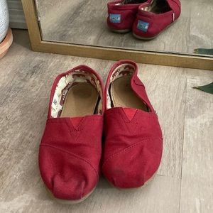 Red toms shoes
